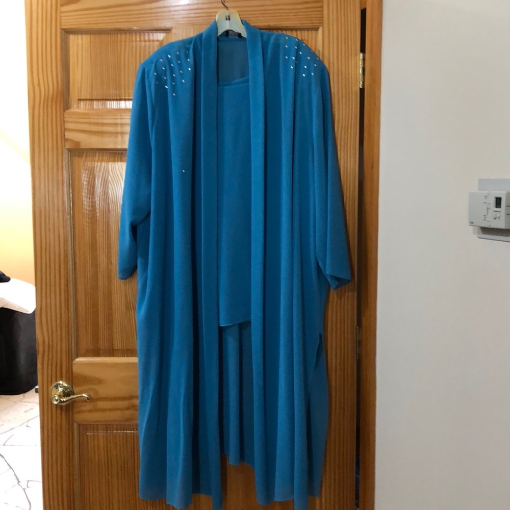 Boutique bought dressy three piece pant suit.